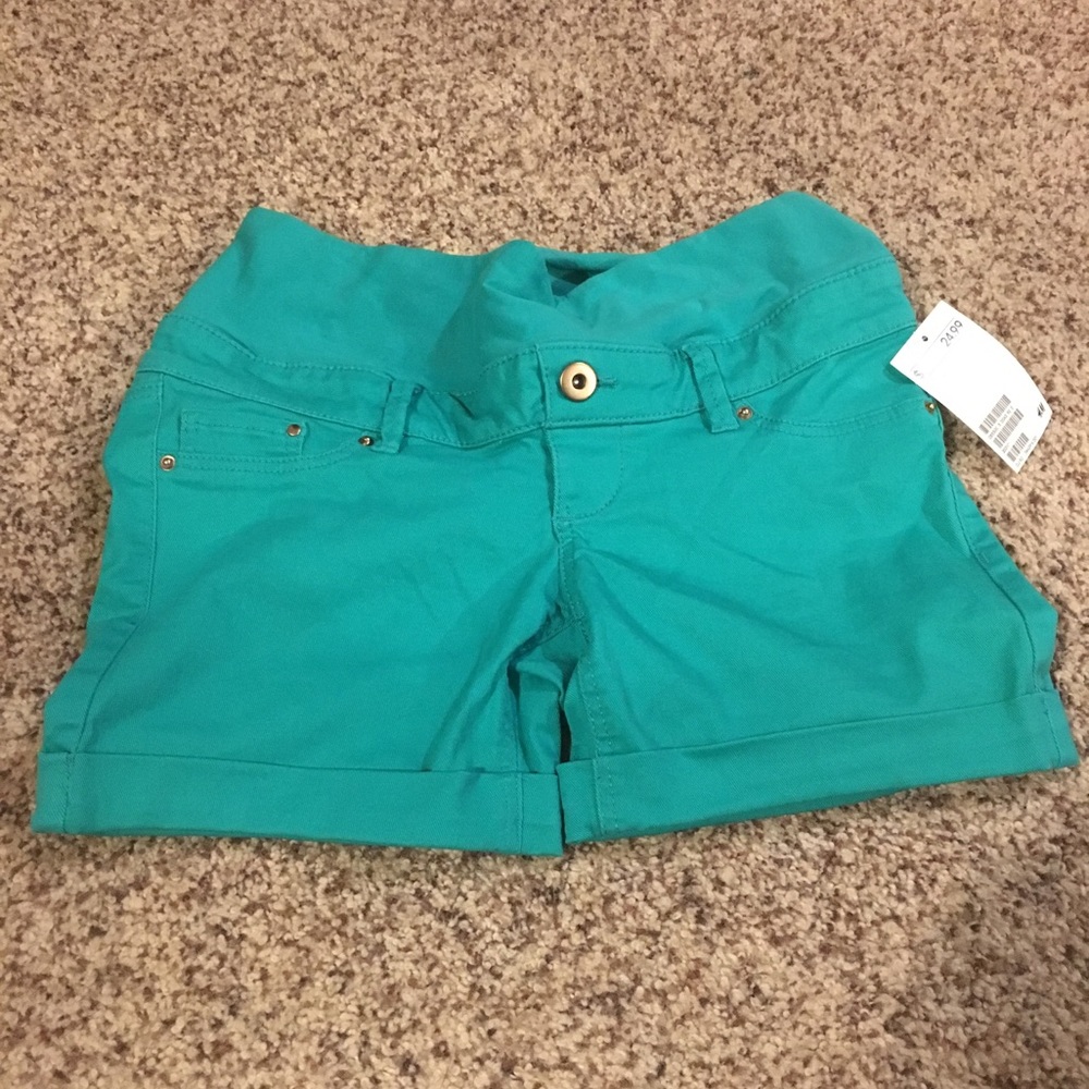 Maternity shorts